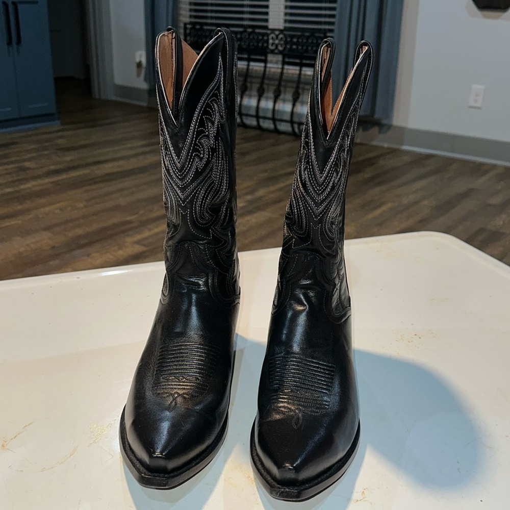 Dan Post black cowboy boots. Style 3375.